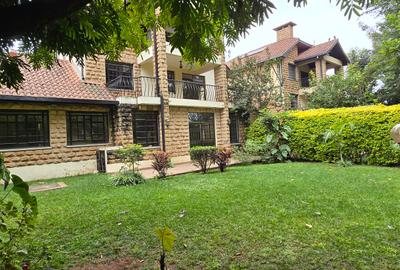 5 Bed Townhouse with En Suite at Lavington Green - 4