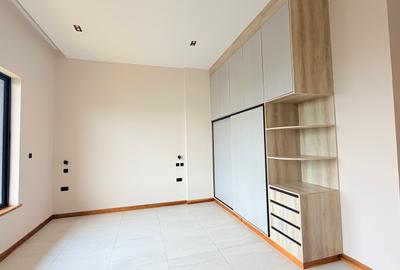 4 Bed Apartment with En Suite in Loresho - 2