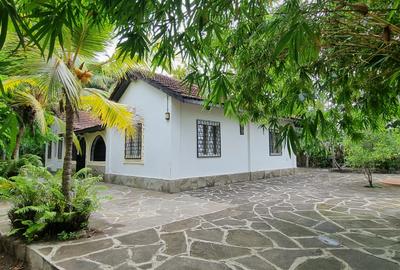 3 Bed House with En Suite at Kanamai - 3