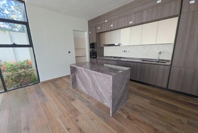 5 Bed Townhouse with Garden in Runda - 2