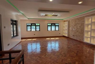 5 Bed House with En Suite in Runda - 4