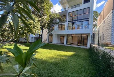 6 Bed Townhouse with En Suite at Peponi Rd - 2
