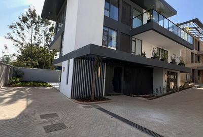 5 Bed Villa with En Suite in Lavington
