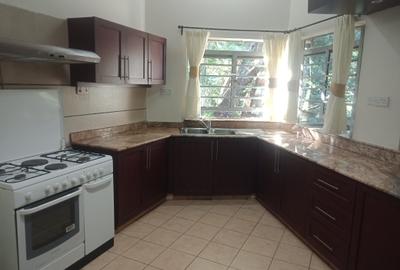 5 Bed Townhouse with En Suite in Kitisuru - 4