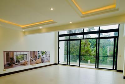 6 Bed Villa with En Suite at 2026-180 6 Bed - 2