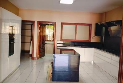 3 Bed Apartment with En Suite at Parklands