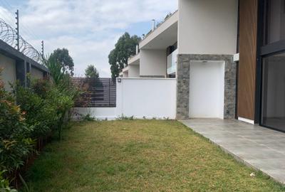 4 Bed Townhouse with En Suite in Runda - 2