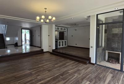 5 Bed Townhouse with En Suite in Lavington - 3