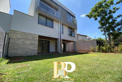 5 Bed Townhouse with En Suite in Brookside