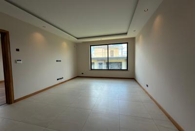 5 Bed Villa with En Suite in Westlands Area - 2