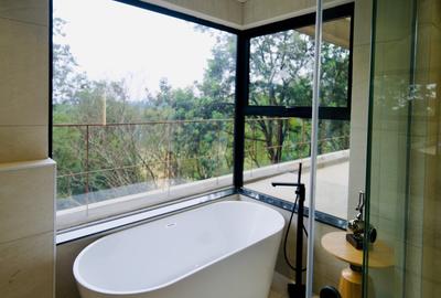 3 Bed Apartment with En Suite at 2026-397 - 3