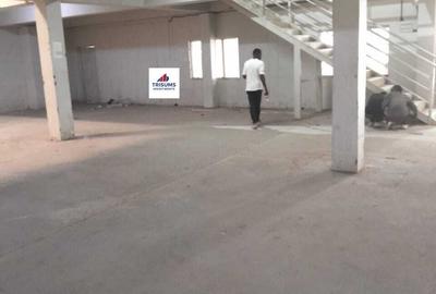 11,233 ft² Warehouse with Fibre Internet in Industrial Area - 4