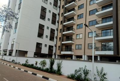3 Bed Apartment with Swimming Pool in Garden Estate - 4