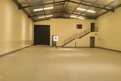 4,500 ft² Warehouse with Fibre Internet in Mlolongo - 2