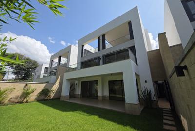 5 Bed Townhouse with En Suite in Kyuna - 2