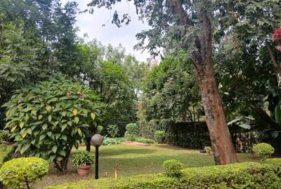 5 Bed Villa with En Suite in Runda - 2