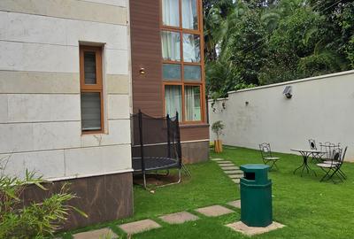 6 Bed Townhouse with En Suite at Lavington Green - 2