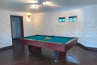 6 Bed House with En Suite in Kyuna - 4