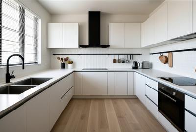 4 Bed Apartment with En Suite at 26 02018 Sa - 2