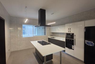 Serviced 3 Bed Apartment with En Suite at Riverside Drive - 4