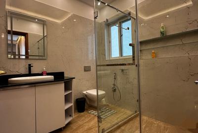 Furnished 2 Bed Apartment with En Suite in Gigiri - 4