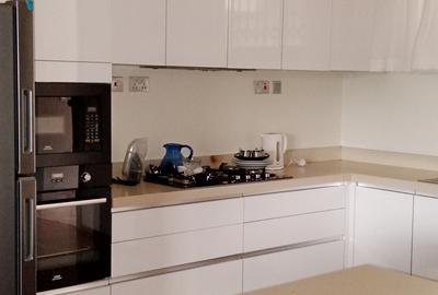 Serviced 3 Bed Apartment with En Suite in Parklands - 4