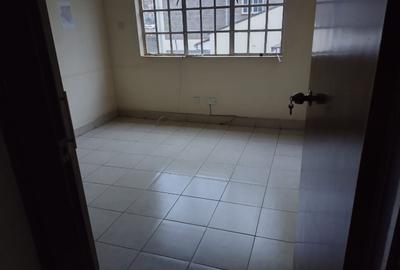 5 Bed House with En Suite at Garden City - 2