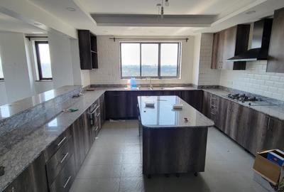 4 Bed Apartment with En Suite in Lavington - 2
