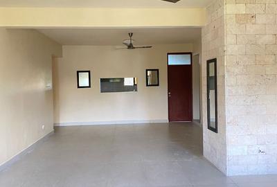 4 Bed Apartment with En Suite at Moyne Drive - 3