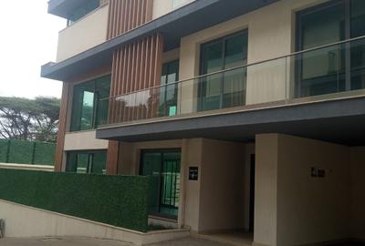 5 Bed Townhouse with En Suite in Lavington