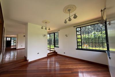 5 Bed House with En Suite in Runda - 3