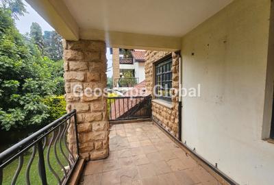 5 Bed Townhouse with En Suite in Lavington - 2