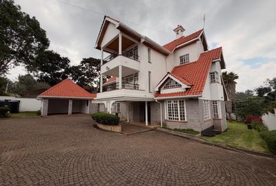 5 Bed Townhouse with En Suite in Runda - 3