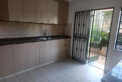 4 Bed Apartment with En Suite in Rhapta Road - 3