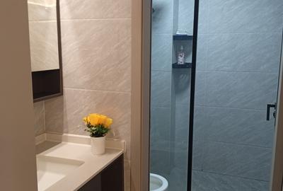 Furnished 2 Bed Apartment with Swimming Pool in Kilimani - 4