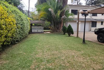 Serviced 2 Bed Apartment with Backup Generator in Runda - 3
