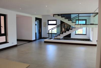 7 Bed Townhouse with En Suite in Kitisuru - 3