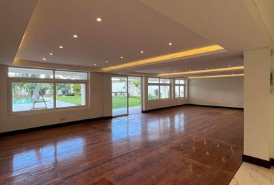 5 Bed House with En Suite in Runda - 3