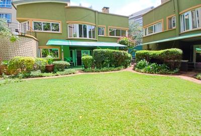 4 Bed Townhouse with En Suite at Riverside Drive - 3