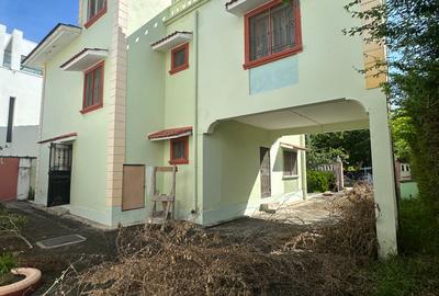 3 Bed Townhouse with En Suite at Links Road - 3