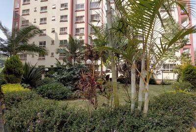3 Bed Apartment with En Suite in Brookside - 2