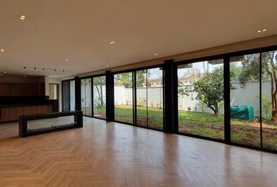 5 Bed Villa with En Suite in Westlands Area