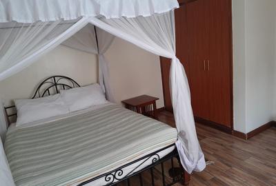 Serviced 1 Bed Apartment with En Suite at Lavington - 4
