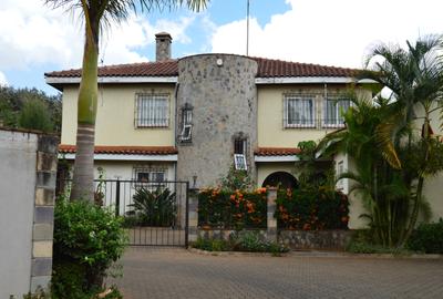 4 Bed Townhouse with En Suite at Palm Spring Gardens