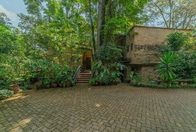 4 Bed Townhouse with En Suite in Kitisuru - 2