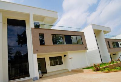 6 Bed Villa with En Suite at 2026-183 6 Bed - 4