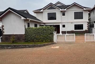 4 Bed Villa with En Suite at Runda Close