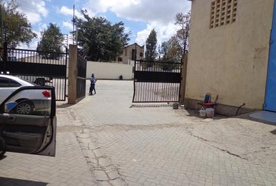 4,500 ft² Warehouse with Backup Generator in Industrial Area - 4