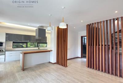 3 Bed House with En Suite at Rosslyn - 2