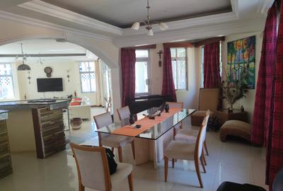 4 Bed Villa with En Suite at Links Road - 4